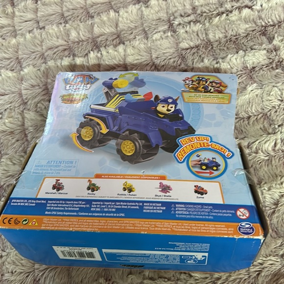 Paw Patrol Dino Rescue Chase Deluxe Vehicle With Figure And Mystery Dino - Picture 2 of 2
